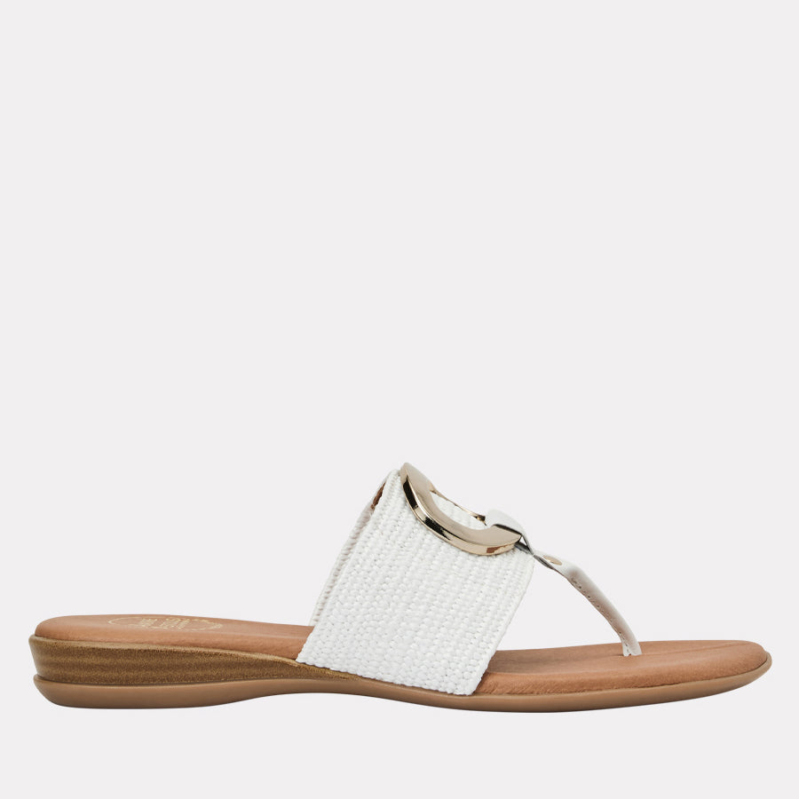 アンオニア Nixi Stretch Raffia Sandal | Buckles Sandal | Andre Assous