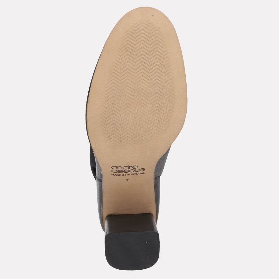 Sonia Boot