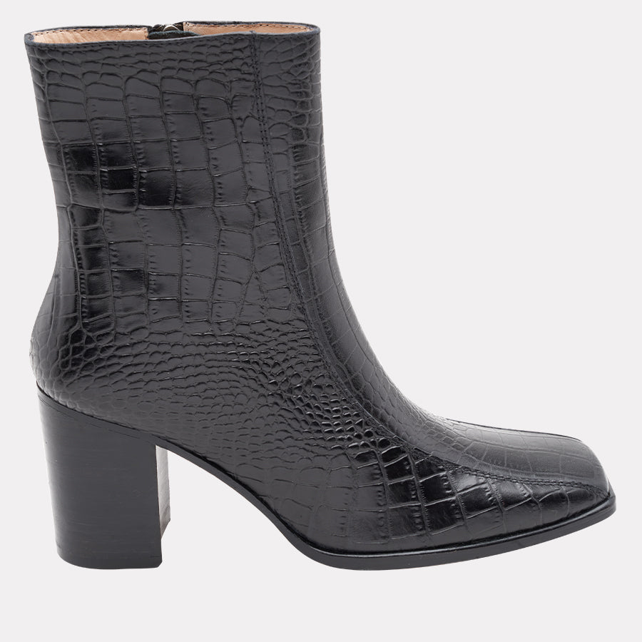 Vilica Boot