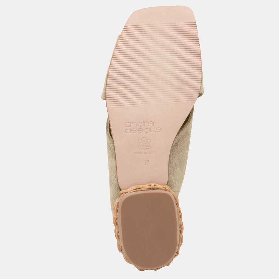 Willa Sandal