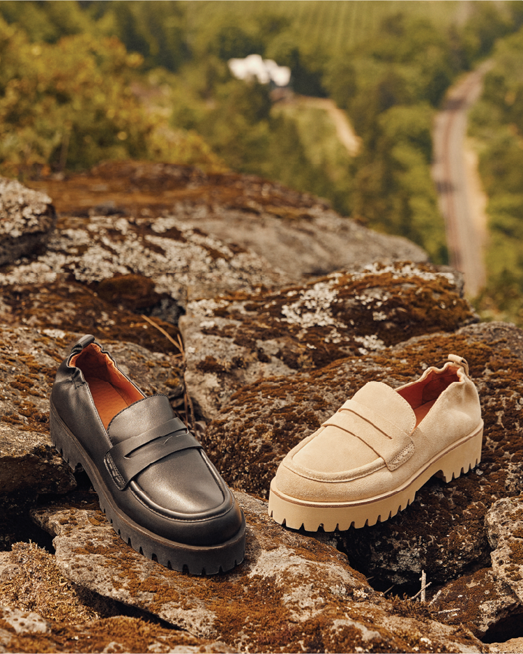 Women s Flats and Loafers Collection Andre Assous