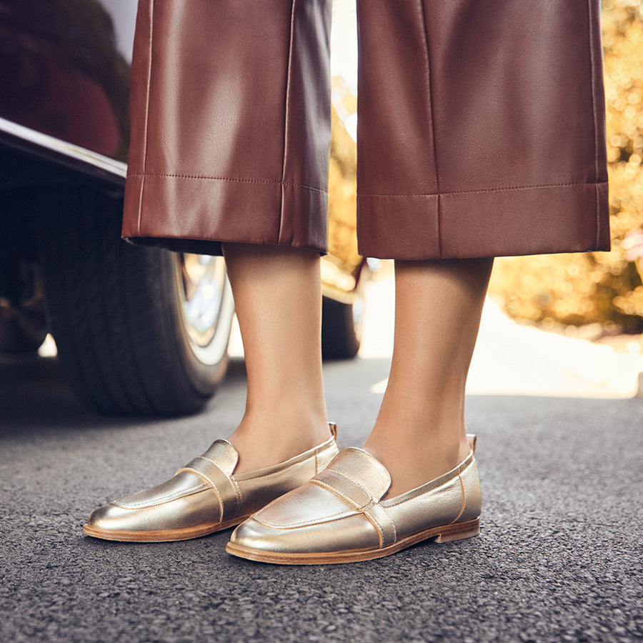 Cedar Featherweights Metallic Loafer