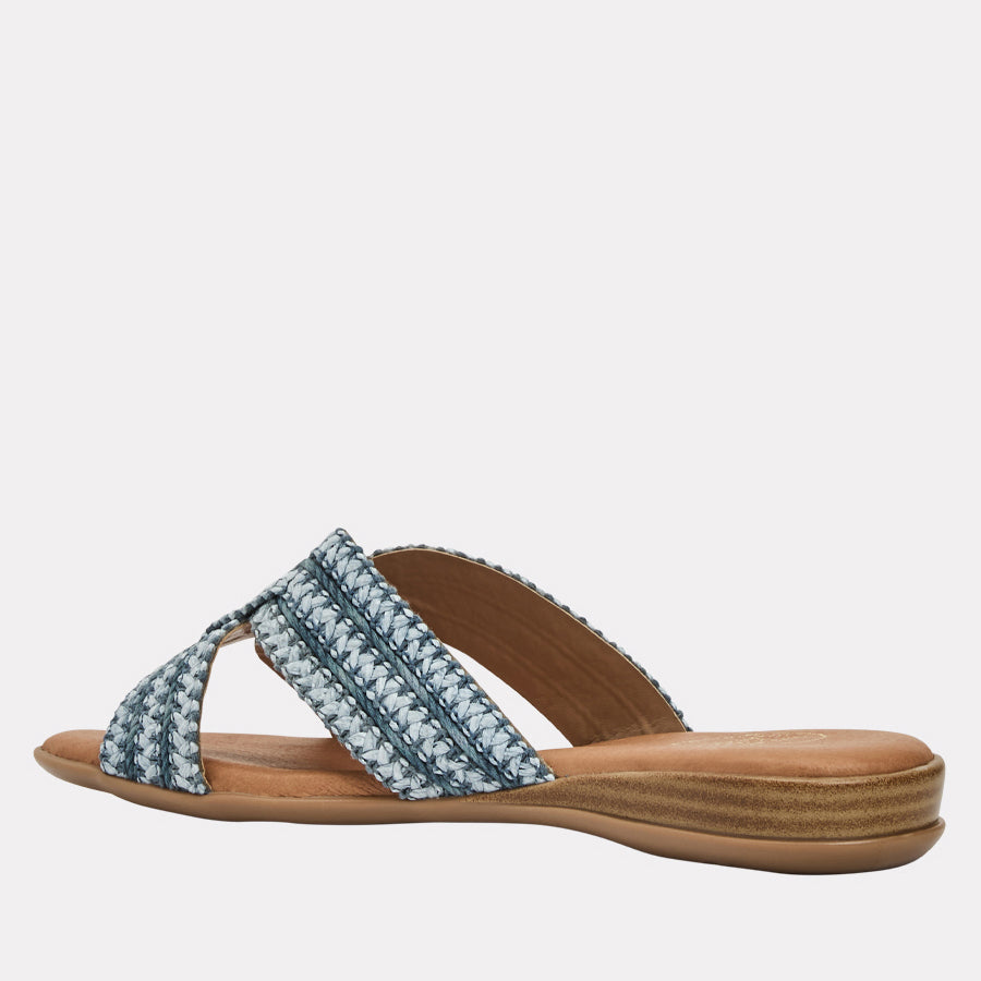 Nade Featherweights ™ Sandal